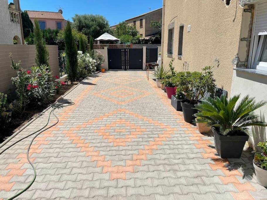 Maison Avec Cheminee Et Jardin Pres Des Commerces * Béziers
