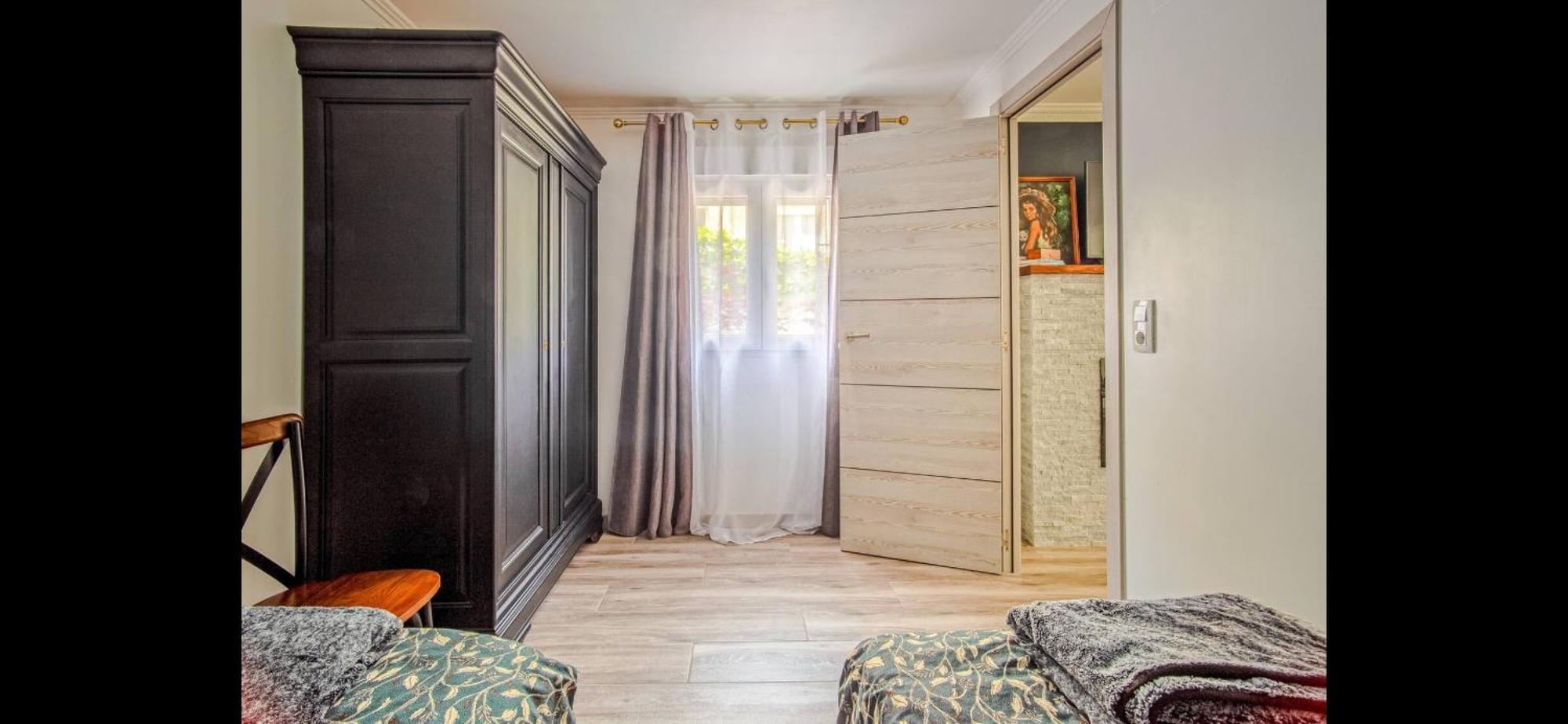 Holiday home Maison Avec Cheminee Et Jardin Pres Des Commerces *