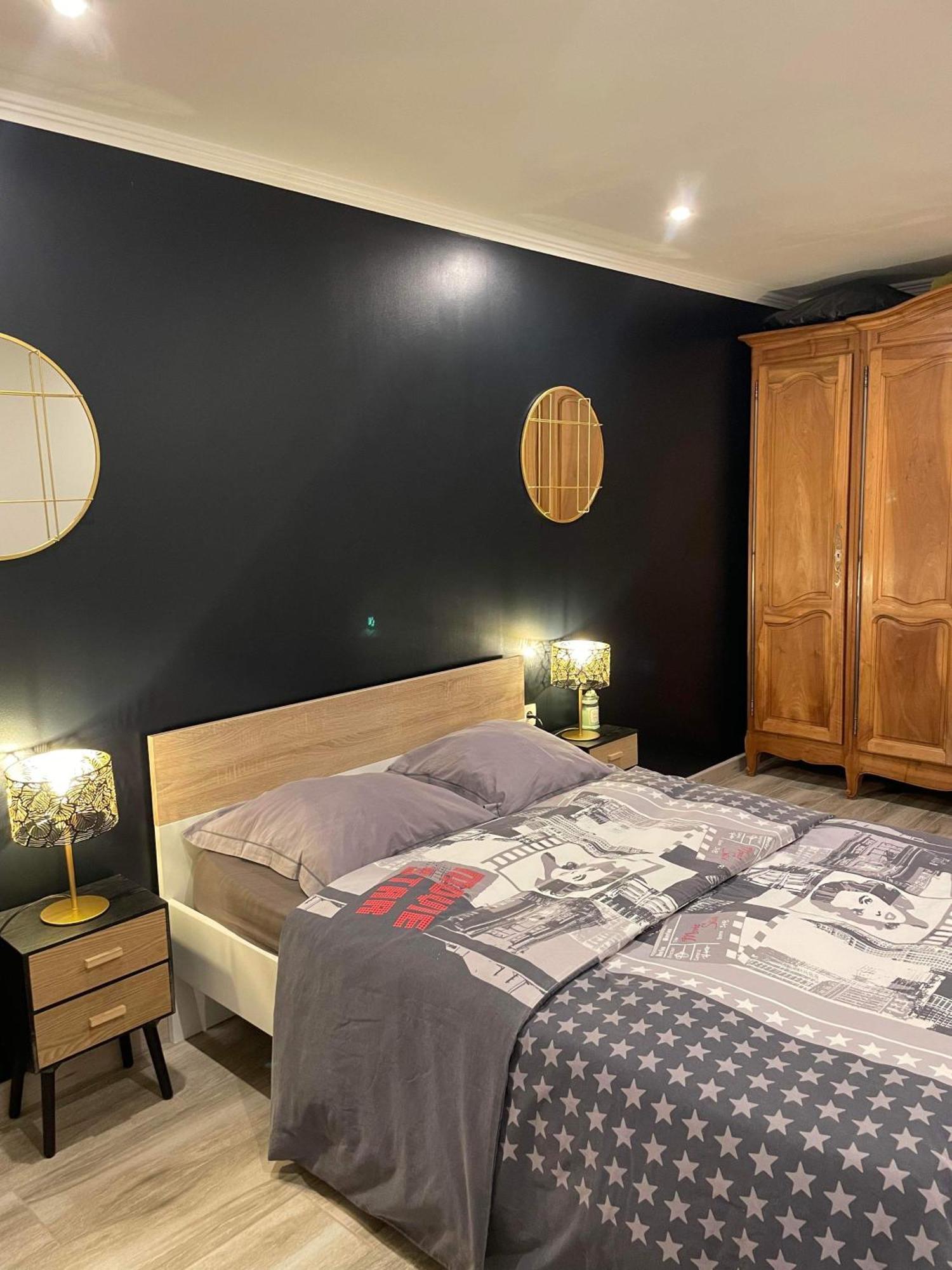 Maison Avec Cheminee Et Jardin Pres Des Commerces Hébergement de vacances *